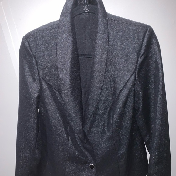 A Women’s (Menswear) inspired Tuxedo Jacket. - Picture 1 of 6